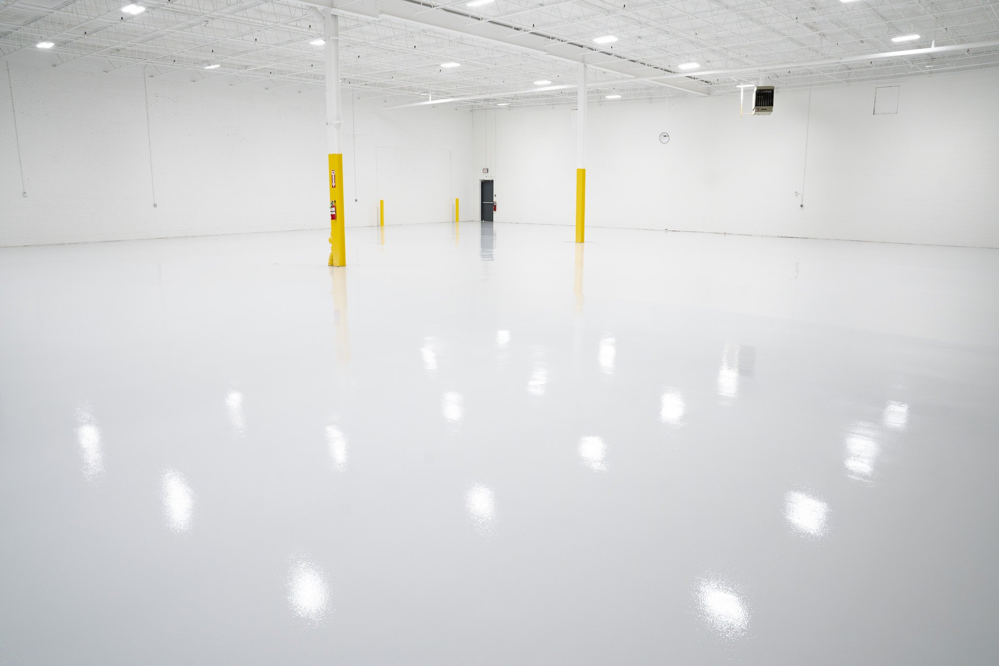 Seamless flooring