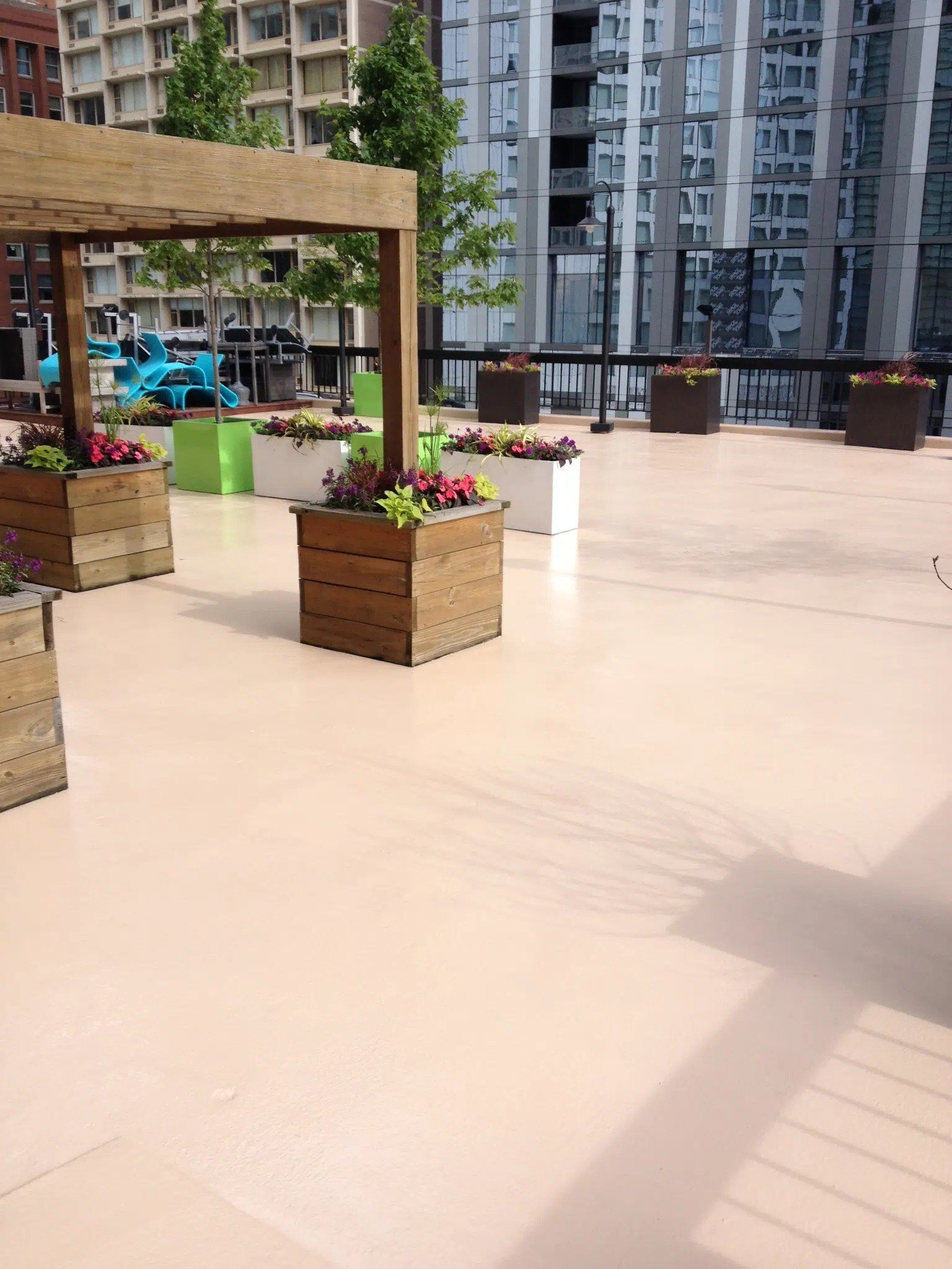 Epoxy floor in an outdoor sundeck
