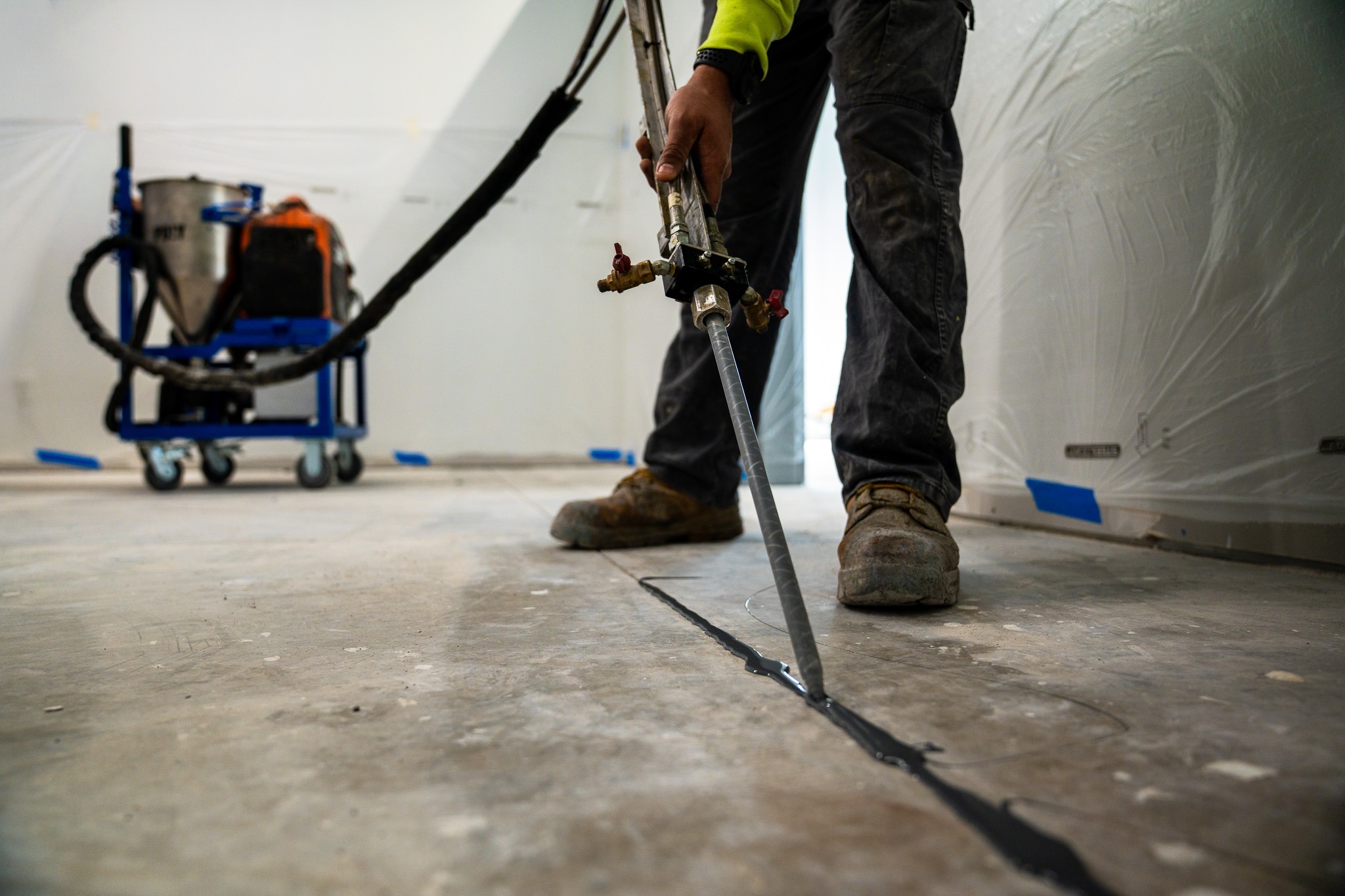 Filling control joints